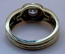 ELEGANT 18K YELLOW GOLD SOLITAIRE DIAMOND RING