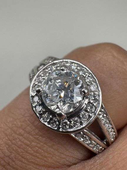 14K White Gold Round Brilliant Cut Diamond Ring of 1.46ct