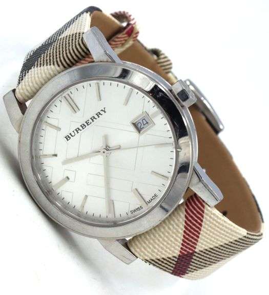 Burberry classic checked Analog quartz 34mm watch