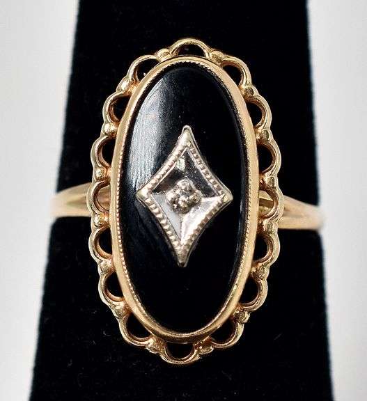 Vintage 10K Yellow Gold Black Onyx Gemstone Ring with Diamond Accents