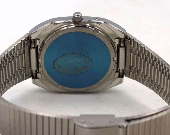 Ricoh day date quartz black dial square watch