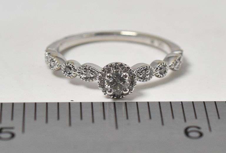 Sparkling 10K White Gold Approx. 0.10CTS Diamond Ring