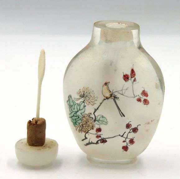 Vintage Chinese reversible painted glass snuff bottle