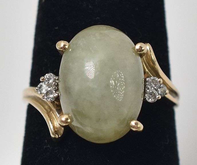 Stunning 10K Yellow Gold Jade Gemstone Ring with Diamond Accents