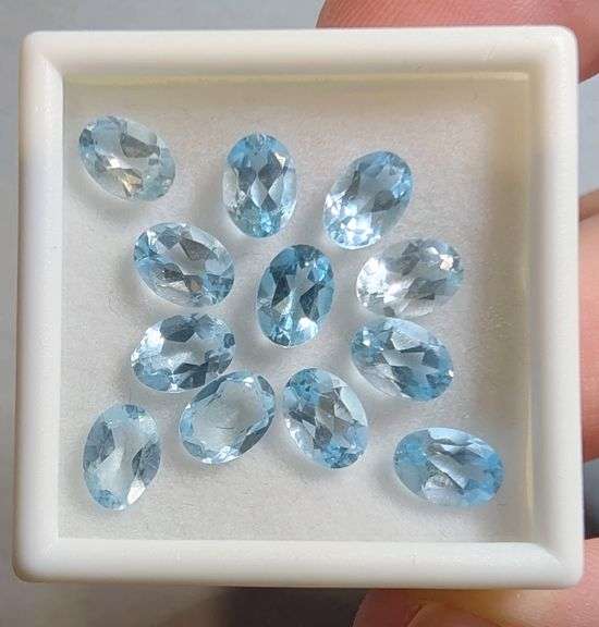 Matched! 10 piece 11.20ct glittering sky blue Topaz set