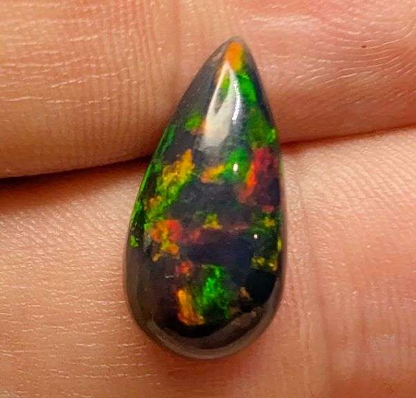 Intense flashing 3.74ct honey comb pattern Black Opal!