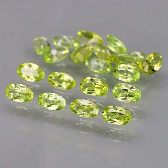 Oval cut! Untreated! Matched! 5.25ct Peridot set!