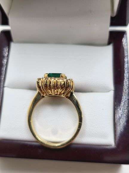 Bold 18kt Emerald & Diamond Statement Piece