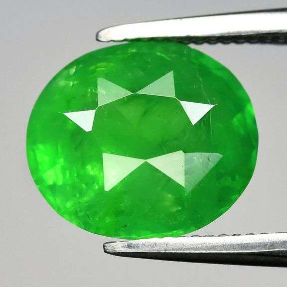 Collectors 2.25ct rare untreated Tsavorite Garnet!