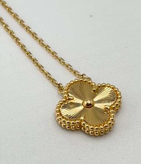 18KT Yellow Gold Hand Crafted Guilloche Pattern Single Clover Pendant Necklace