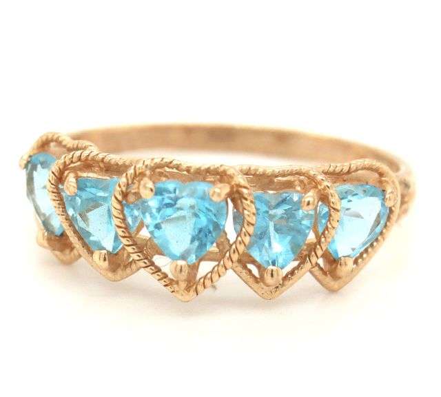 10kt Yellow gold blue topaz heart shaped ring