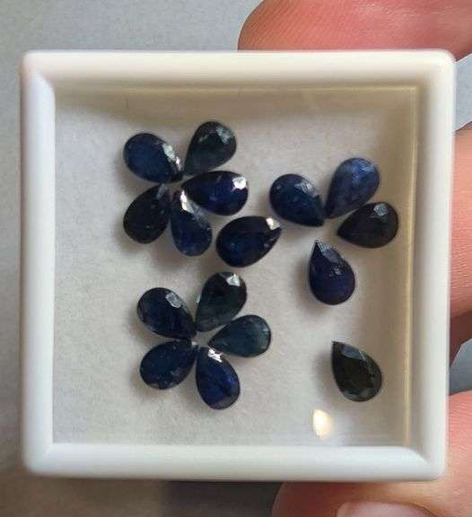Gorgeous 8.39ct navy blue Sapphire set