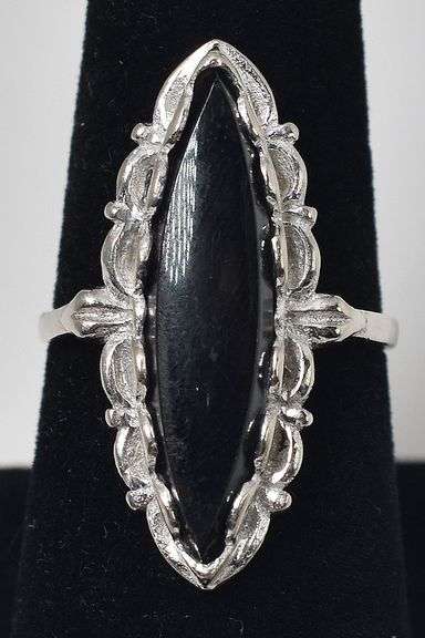 Striking 10K White Gold Black Onyx Gemstone Ring
