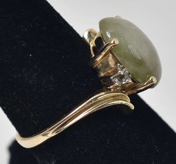 Stunning 10K Yellow Gold Jade Gemstone Ring with Diamond Accents