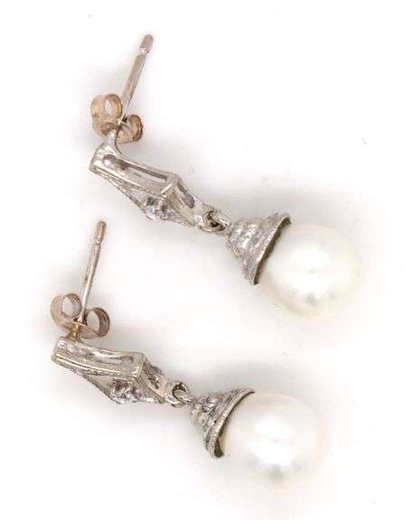 14kt White gold pearl and diamond accent drop earrings