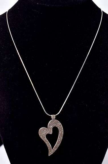 Flowery Heart Pendant Necklace in Sterling Silver