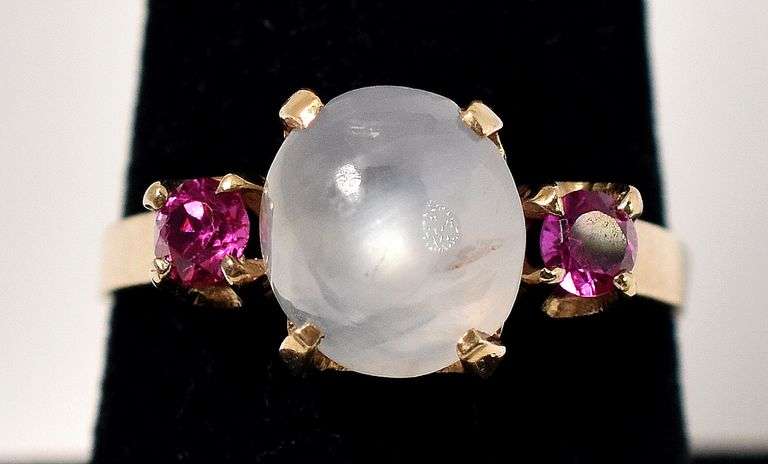 Interesting 14K Yellow Gold Star Moonstone Gemstone Ring with Synthetic Ruby Gemstone Accents
