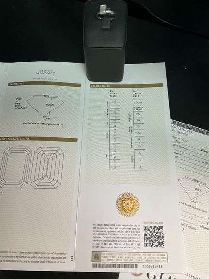 G.I.A. CERTIFIED LADIES DIAMOND RING