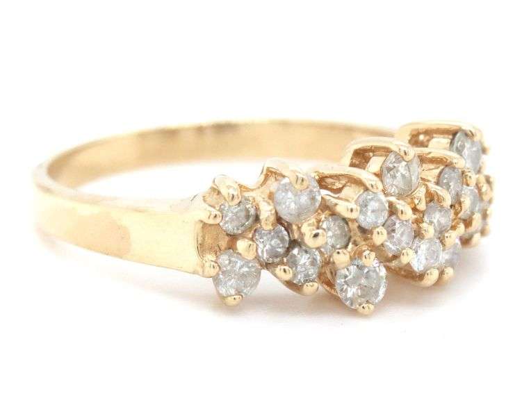 14kt Yellow gold 0.45ctw diamond cluster ring