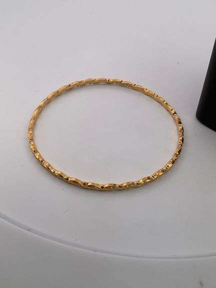 22K YELLOW GOLD BANGLE BRACELET