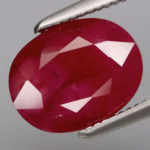 This is your chance! 2.75ct top pigeons blood red Burmese Ruby!