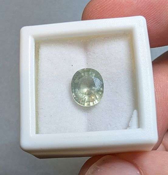 Glittering! Sea green! 2.27ct UNTREATED Tanzanian Sapphire!