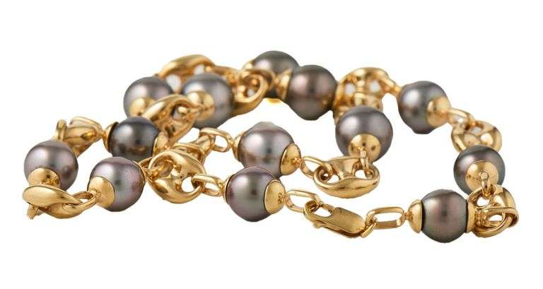 Black Tahitian Pearl and Gucci Link Chain Station Necklace in 18K