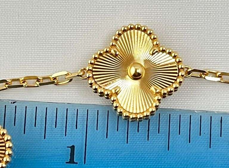 18KT Yellow Gold Hand Crafted Guilloche Pattern Single Clover Pendant Necklace