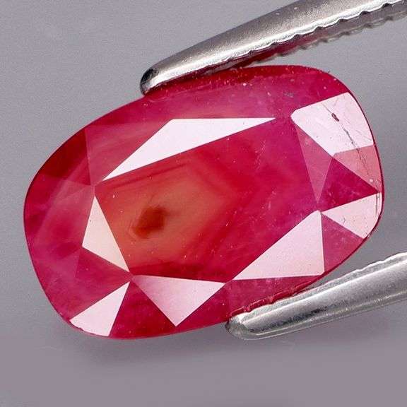 Holy cow! It is a real tri-colored Burmese Ruby!