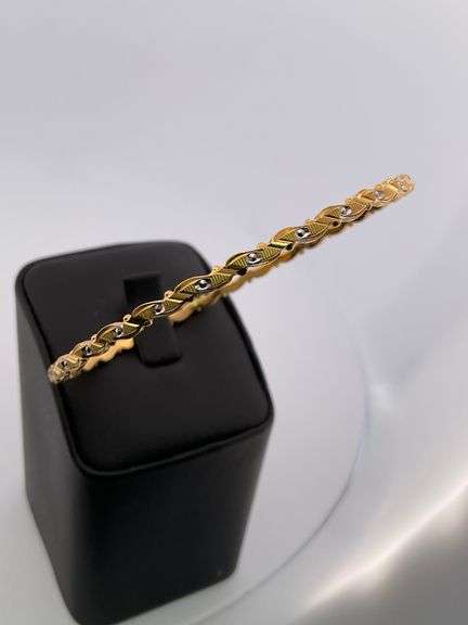 22K YELLOW GOLD BANGLE BRACELET