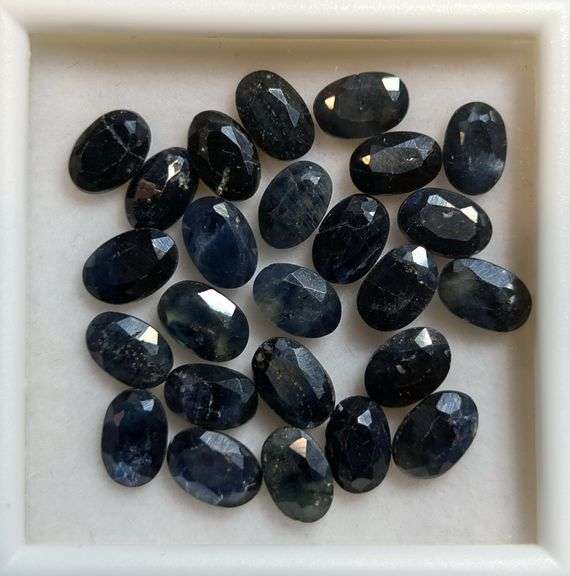 Deep blue and heavy! Full 14 carat set of Sapphires!