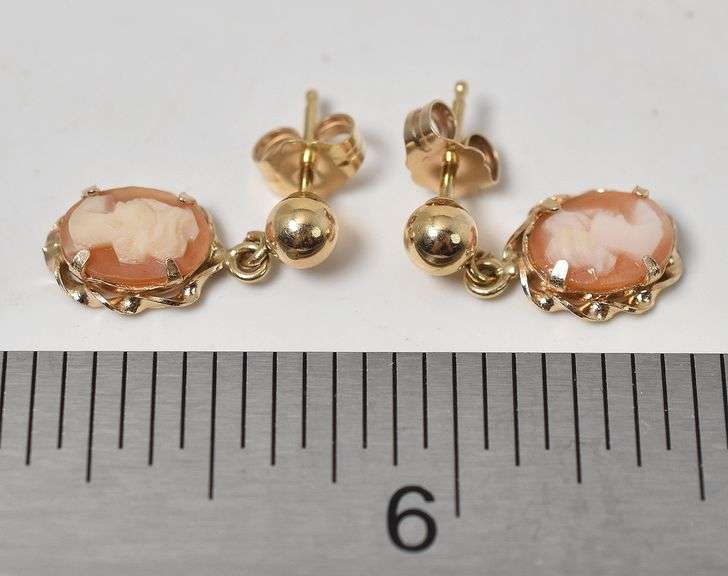 Vintage 14K Yellow Gold Cameo Dangle Earrings
