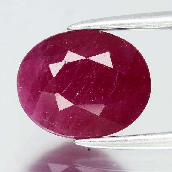 Amazing blood red 2.37ct Ruby center stone