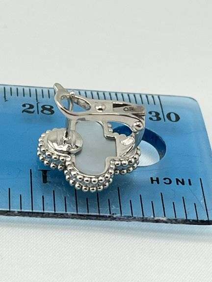 18KT White Gold White Mother Of Pearl Clover Earrings