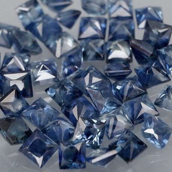 Deep blue and perfect for you! 3.21ct princess cut Sapphires!