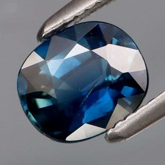 Top blue color! VS clarity! .88ct real Sapphire! Heated only!