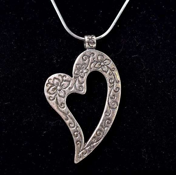 Flowery Heart Pendant Necklace in Sterling Silver