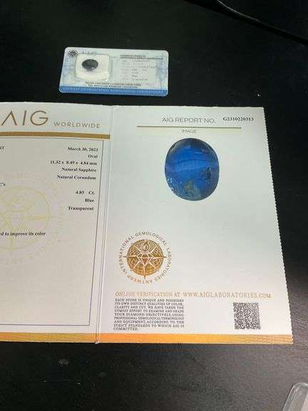 CERTIFIED AND SEALED NATURAL BLUE SAPPHIRE 4.85 CARATS