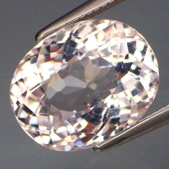 Premium 4.40ct high fire VS platinum pink Morganite
