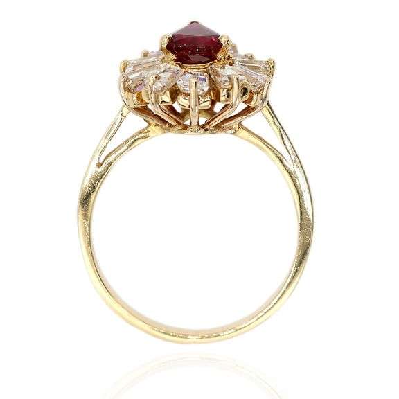 18K(750) Yellow Gold Natural Diamond Ballerina Ruby Ring
