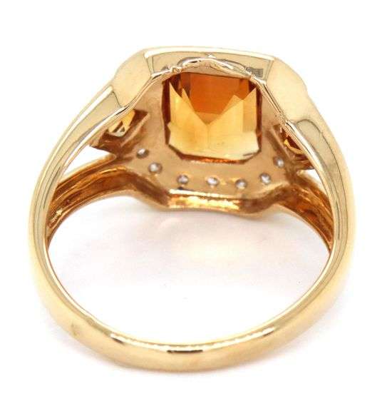 18kt Yellow gold emerald and princess cut citrine bezel set and diamond accent ring