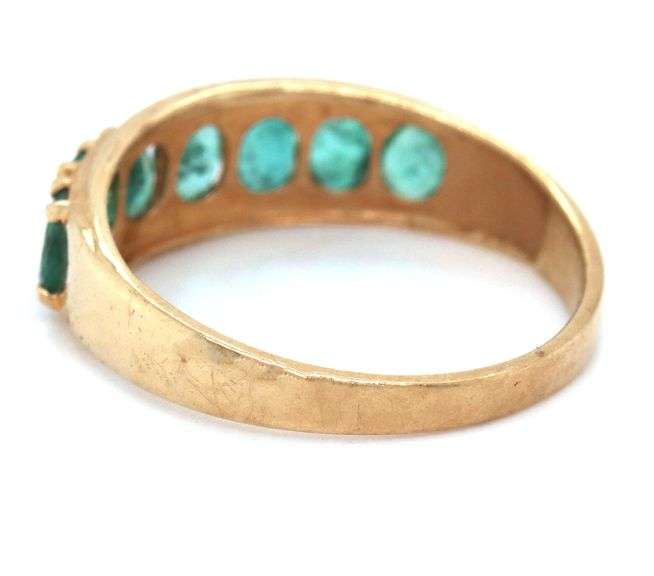 10kt Yellow gold emerald band