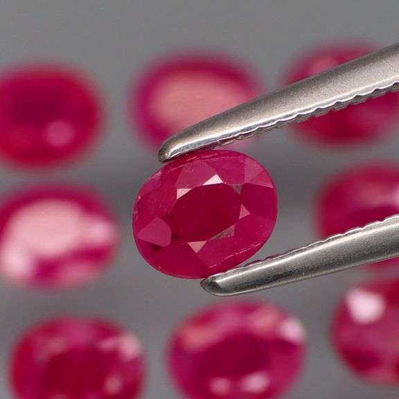 Collectors 2.64ct PIGEONS BLOOD Burmese Ruby set!!!