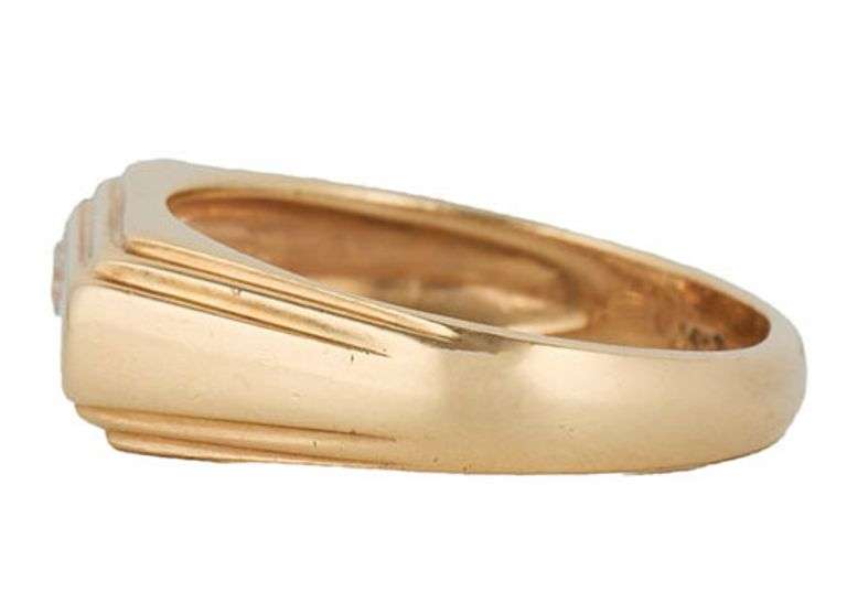 Gents 0.33ct Round Diamond Solitaire Ring in 14K