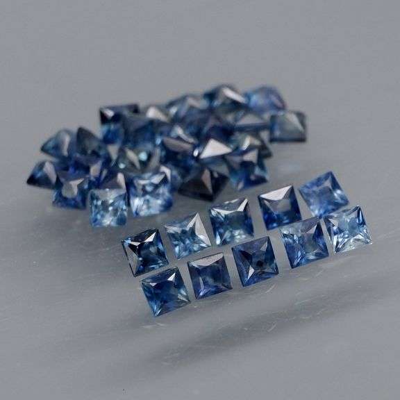 Princess cut! 3.28ct London blue Sapphire set!