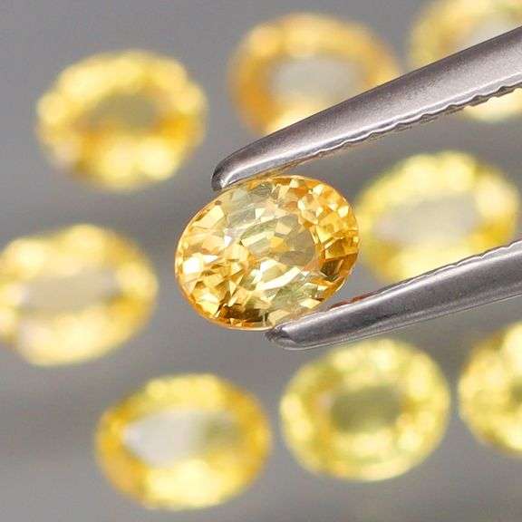 Full fire! 2.27ct top golden yellow Sapphire set