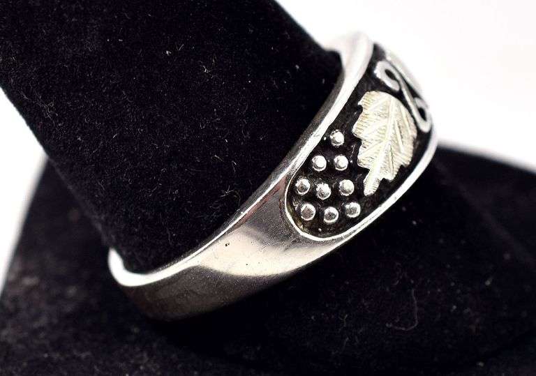 Leaf and Vine Ring in Sterling Silver