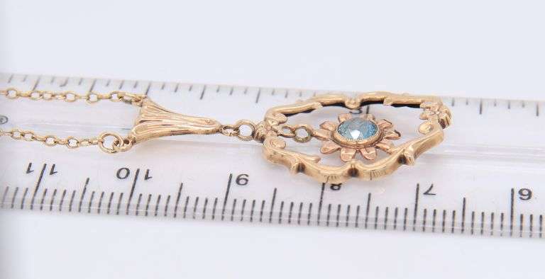 10KT Yellow Gold With Blue Topaz Dangle Pendant With Chain