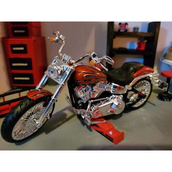 Harley-Davidson Breakout Collectible Motorcycle Model