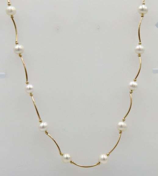 14kt Yellow gold pearl and gold Tubular link station necklace